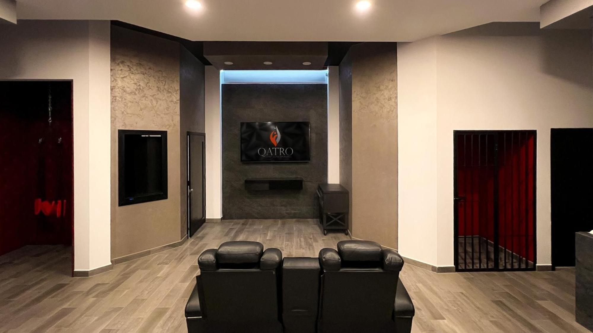 אנסנאדה Motel Boutique Qatro מראה חיצוני תמונה